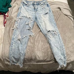 American Eagle Ripped Mom jeans